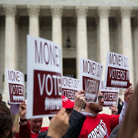 Protesters supporting campaign finance limits rally outside the U.S. Supreme Court on April 2, 2014. Photo credit: © Doug Mills/New York Times A protest rally