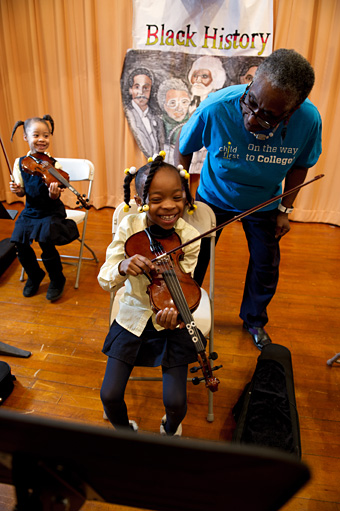 A girl playing the violin